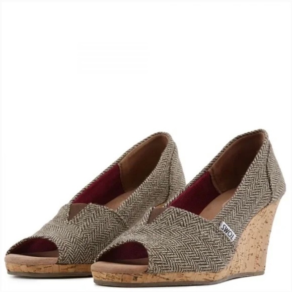TOMS Wedges - Picture 2 of 5